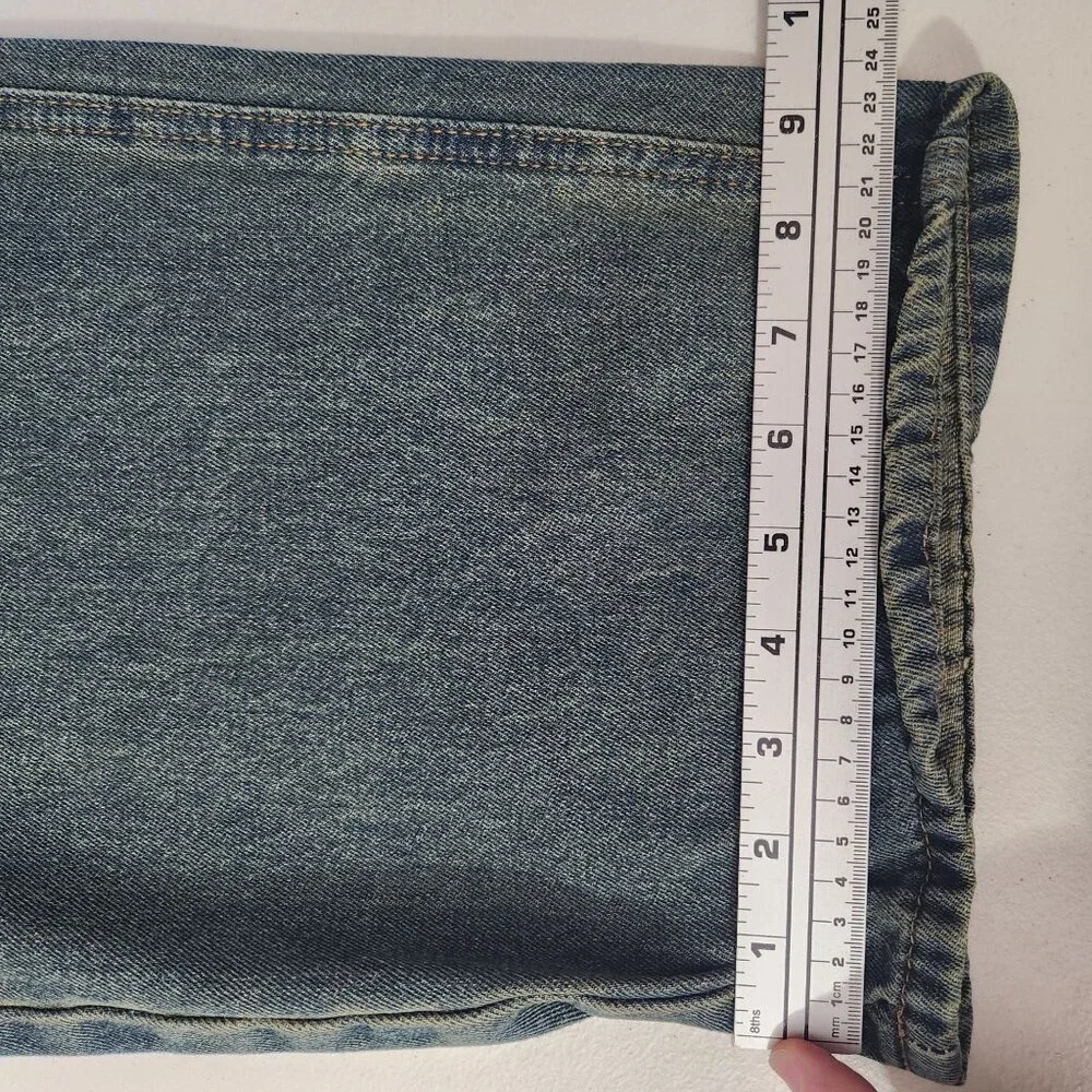 Vintage Mid-Wash Relaxed FitDenim Jeans Straight Leg Unisex Casual Style Medium